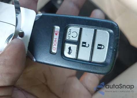 2016 Honda Accord Touring z USA, uszkodzony, nr VIN 1HGCR3F92GA012053